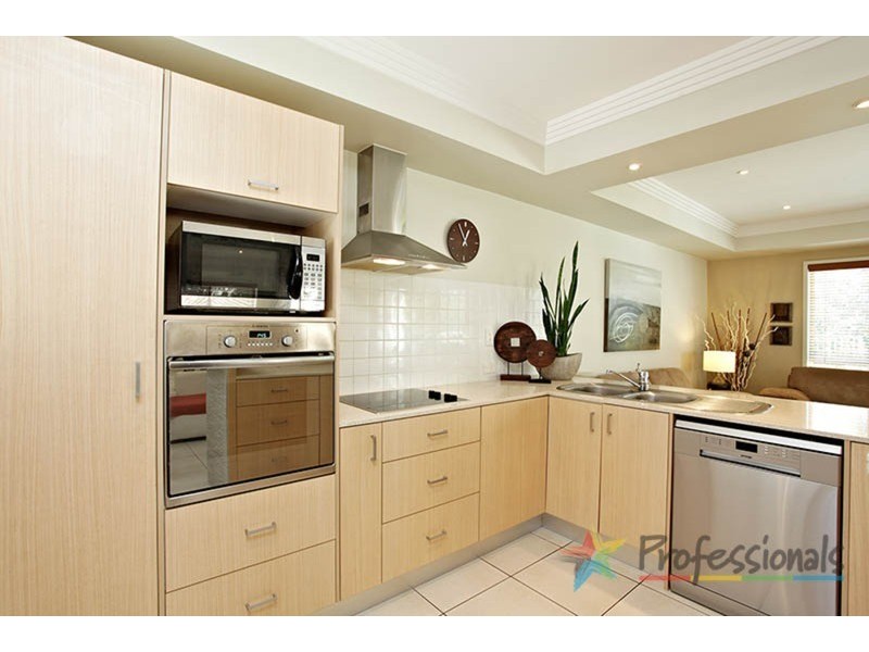 5 Royal Links Drive, Robina QLD 4226