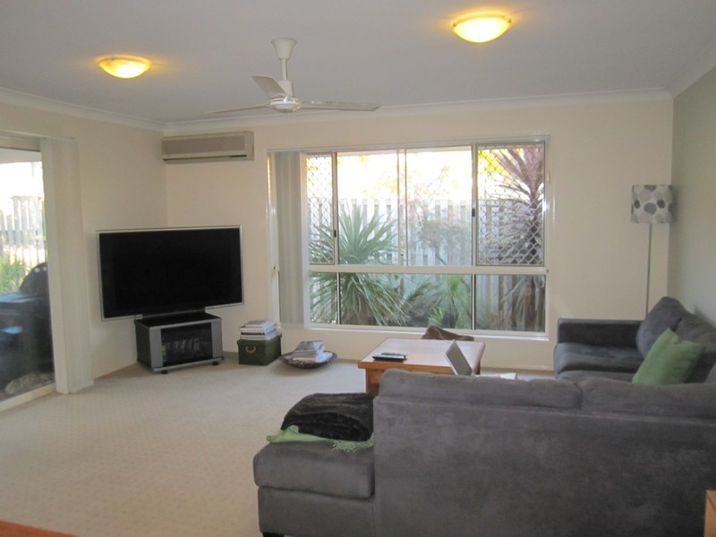 1/15 Peppertree Circuit, Robina QLD 4226