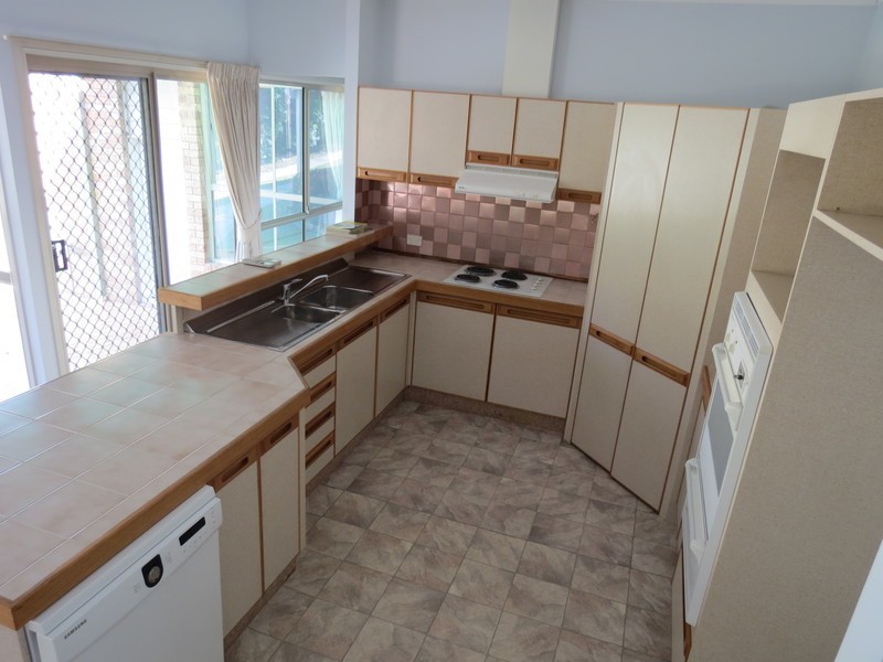 27 Moorabbin Place, Robina QLD 4226