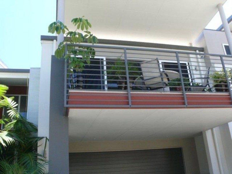 2/1 Cape Martin Lane, Varsity Lakes QLD 4227