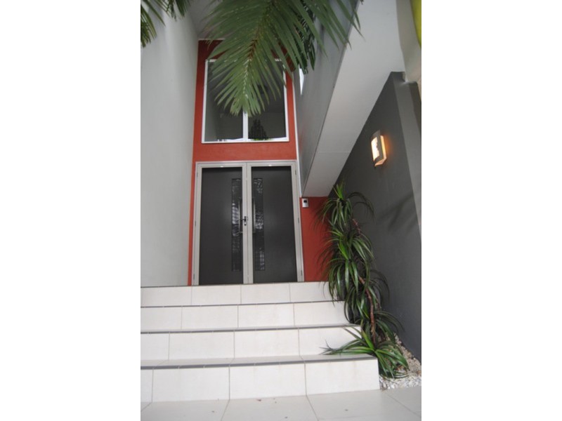 2/1 Cape Martin Lane, Varsity Lakes QLD 4227