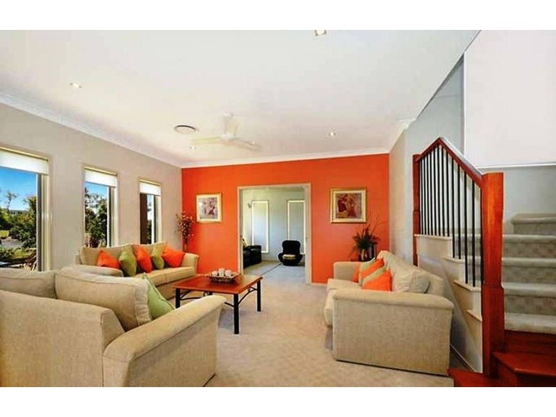 17 Port Peyra Crescent, Varsity Lakes QLD 4227