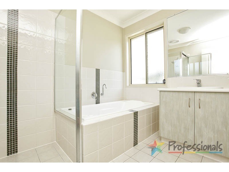 16 Rix Drive, Upper Coomera QLD 4209