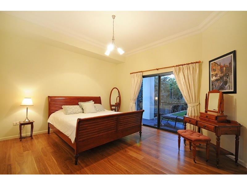 12 Magenta Drive, Varsity Lakes QLD 4227