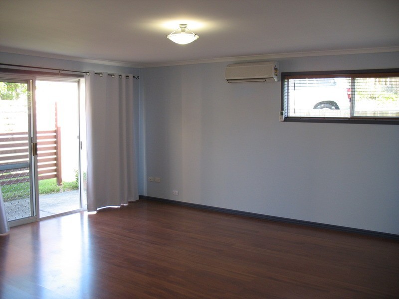 1/5 Greenlands Drive, Varsity Lakes QLD 4227