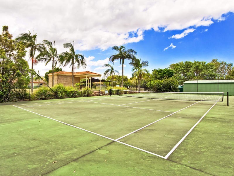 1/5 Greenlands Drive, Varsity Lakes QLD 4227