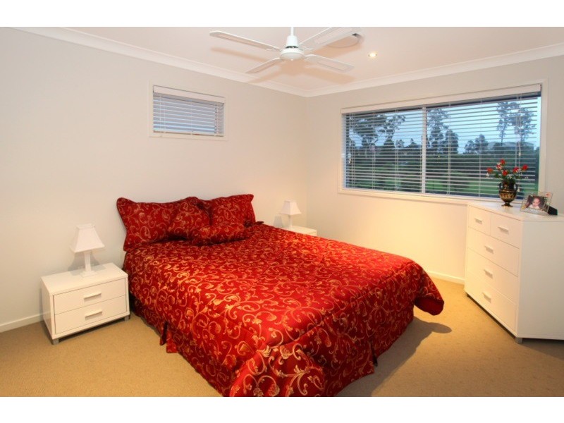 17 Valetta Crescent, Varsity Lakes QLD 4227