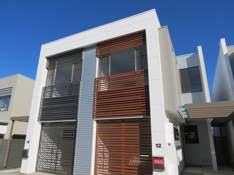 1 The Gardenway, Robina QLD 4226