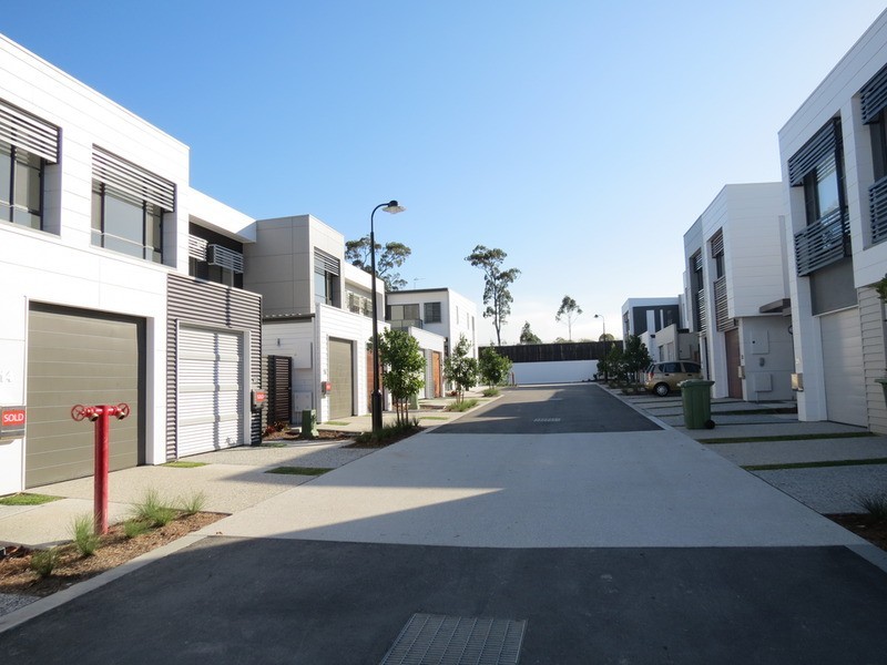 1 The Gardenway, Robina QLD 4226