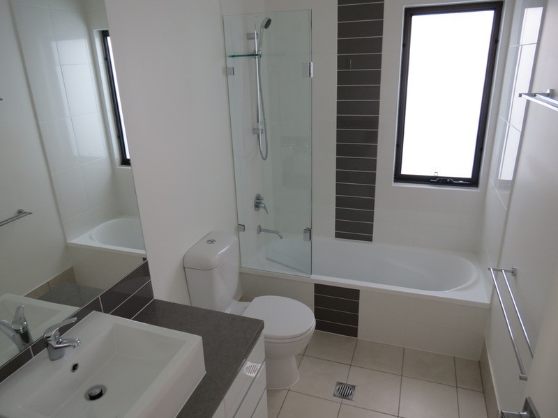 1 The Gardenway, Robina QLD 4226