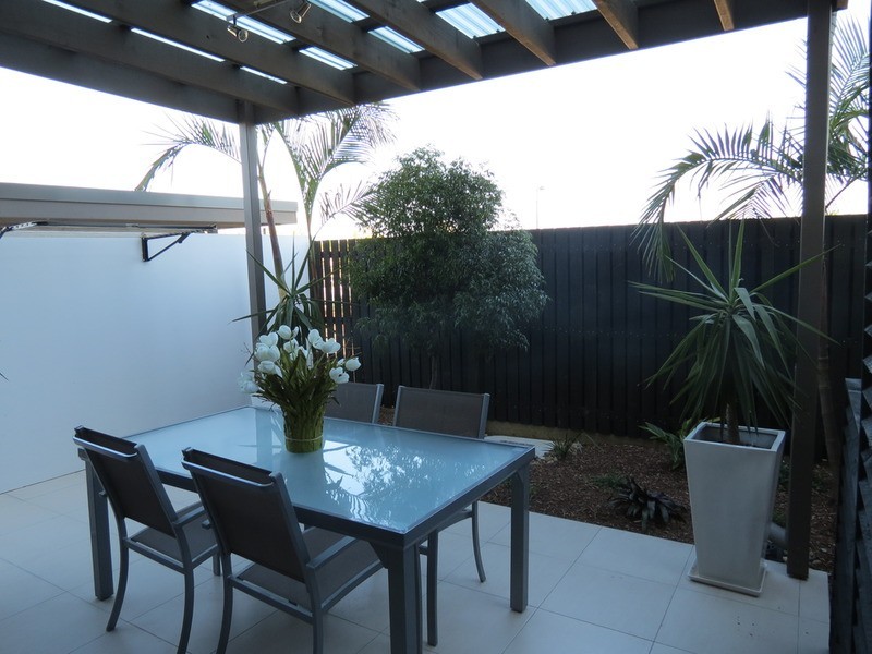 1 The Gardenway, Robina QLD 4226