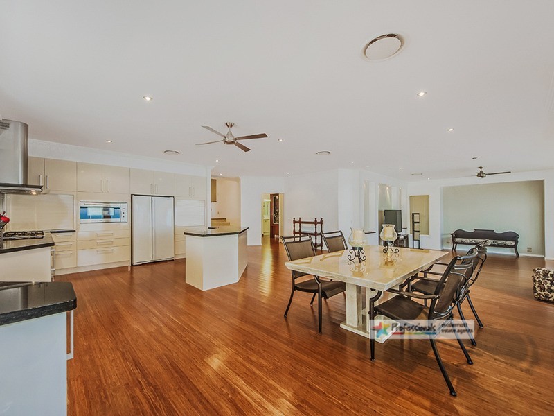 33 Meridien Avenue, Varsity Lakes QLD 4227