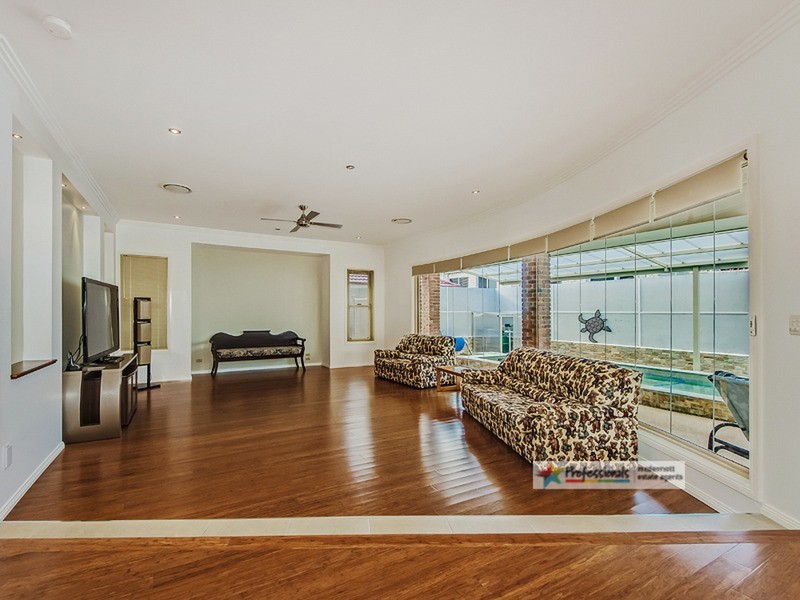 33 Meridien Avenue, Varsity Lakes QLD 4227