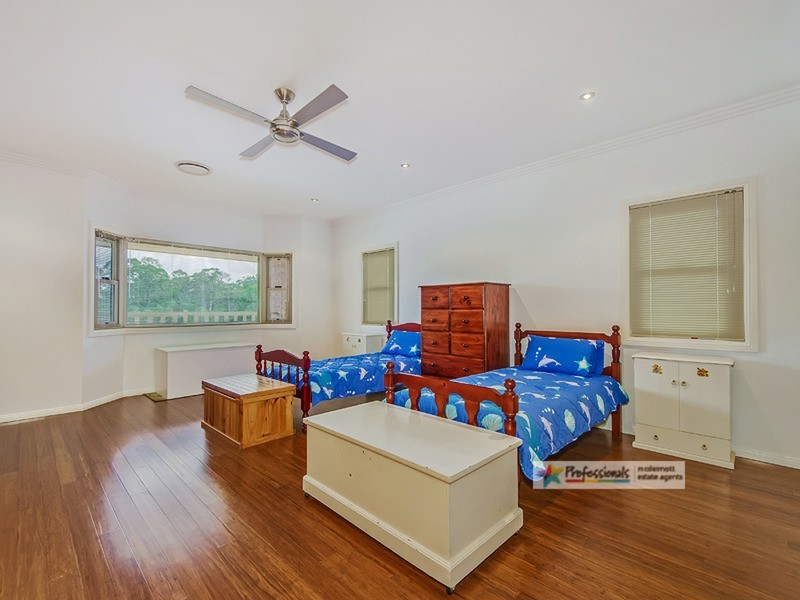 33 Meridien Avenue, Varsity Lakes QLD 4227