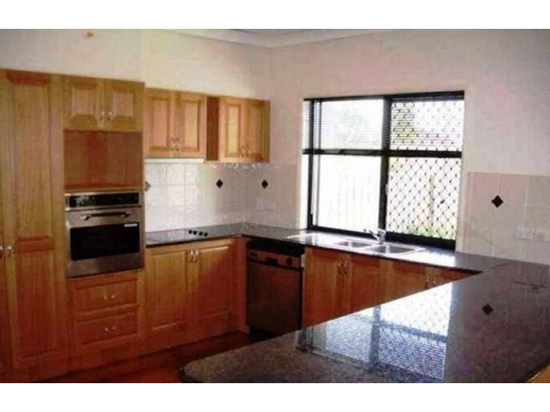 2/18 Mulgrave Crescent, Varsity Lakes QLD 4227