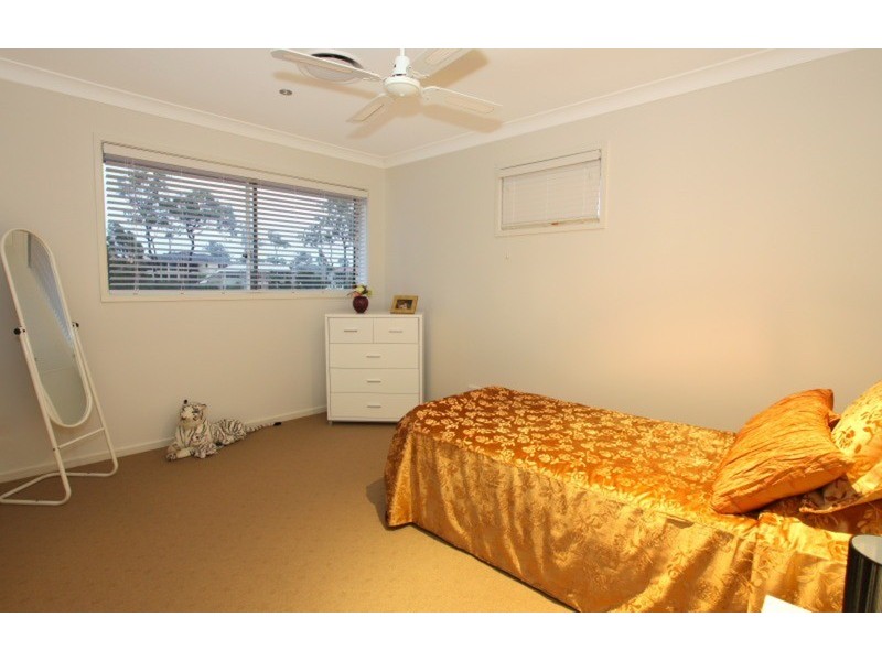 17 Valetta  Crescent, Varsity Lakes QLD 4227