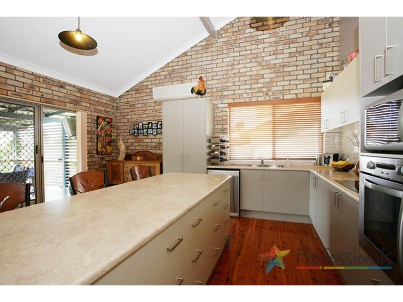 39 Kincaid Drive, Highland Park QLD 4211