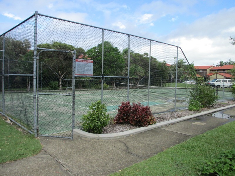 6/5 Galeen Drive, Burleigh Waters QLD 4220