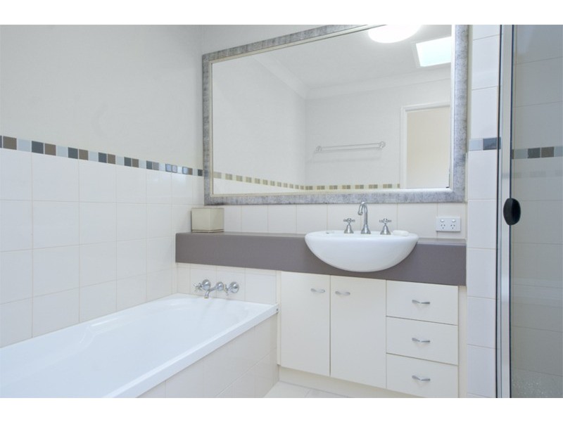 16/44 Pine Valley Drive, Robina QLD 4226