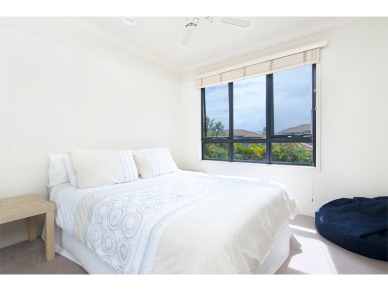 16/44 Pine Valley Drive, Robina QLD 4226