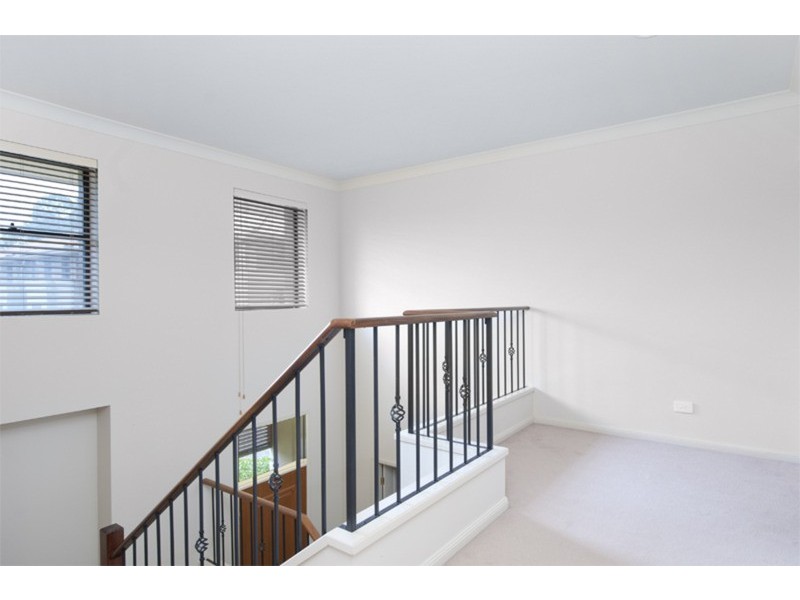 16/44 Pine Valley Drive, Robina QLD 4226