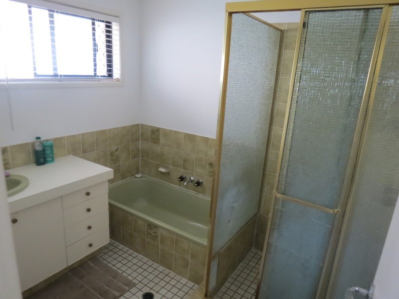 ROOM 2/12 Coachwood Court, Burleigh Waters QLD 4220