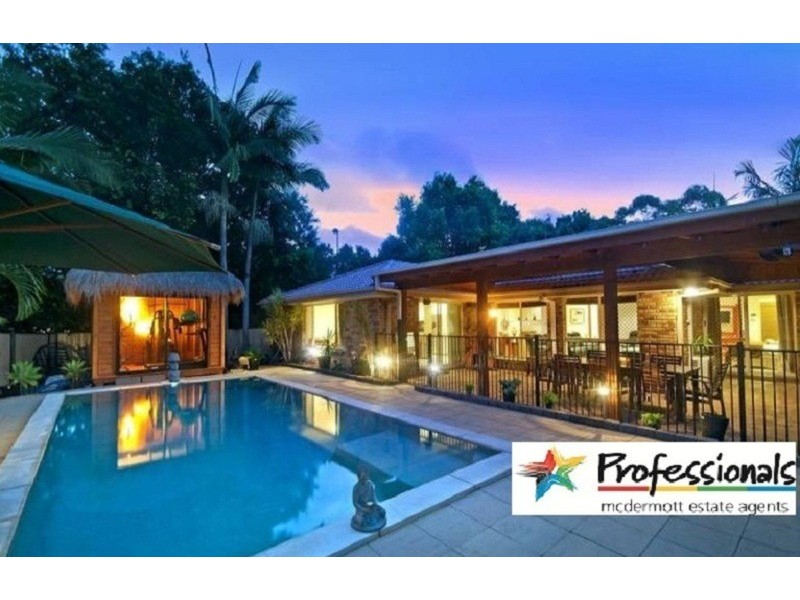 4 Retreat Place, Robina QLD 4226