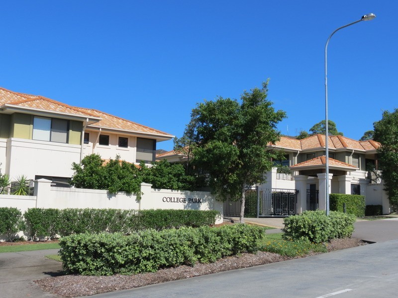 1/5 Assembly  Drive, Varsity Lakes QLD 4227