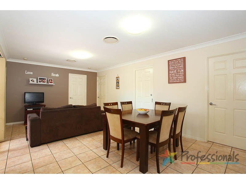 4 Ninigo Street, Pacific Pines QLD 4211