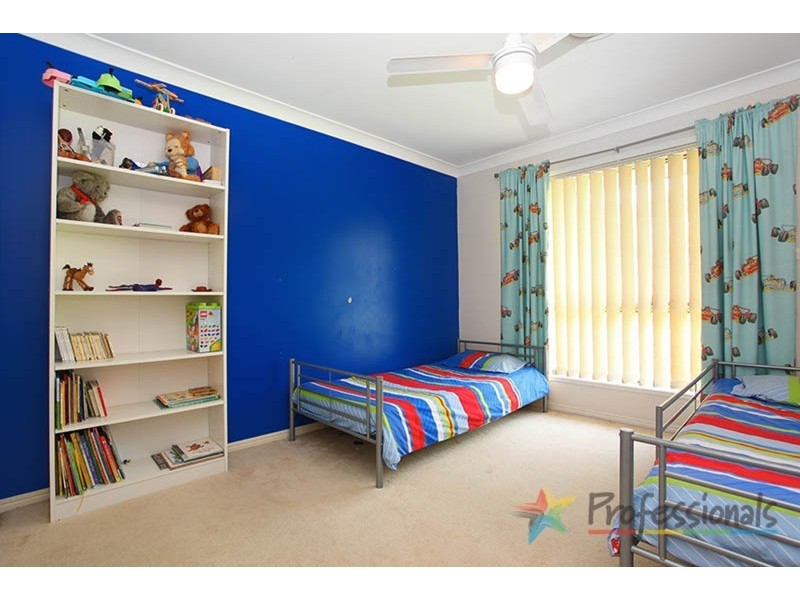 4 Ninigo Street, Pacific Pines QLD 4211