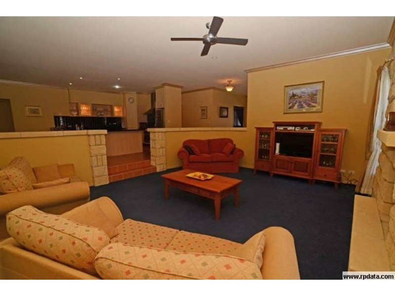 12 DUXTON Drive, Varsity Lakes QLD 4227