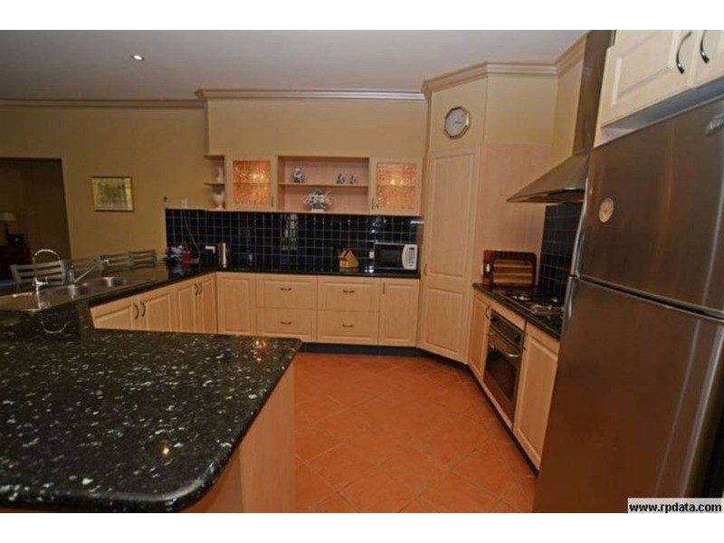 12 DUXTON Drive, Varsity Lakes QLD 4227