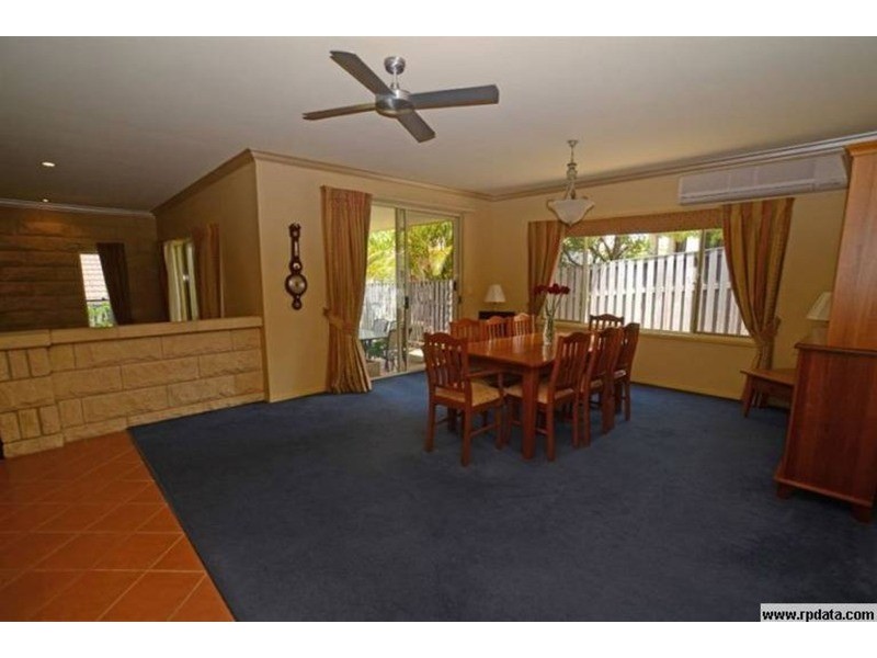 12 DUXTON Drive, Varsity Lakes QLD 4227