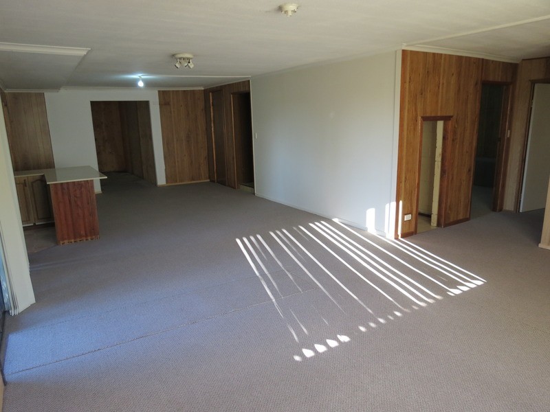 6B Eucalyptus Avenue, Varsity Lakes QLD 4227