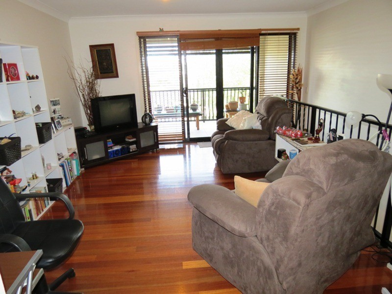2/3 North Shore Avenue, Varsity Lakes QLD 4227