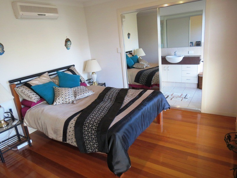 2/3 North Shore Avenue, Varsity Lakes QLD 4227