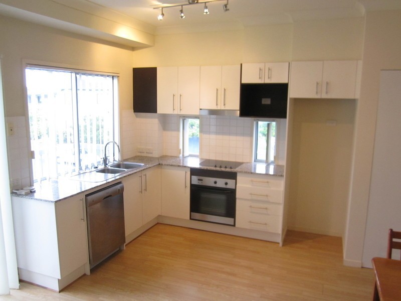 3B/20 Tourangeau Crescent, Varsity Lakes QLD 4227