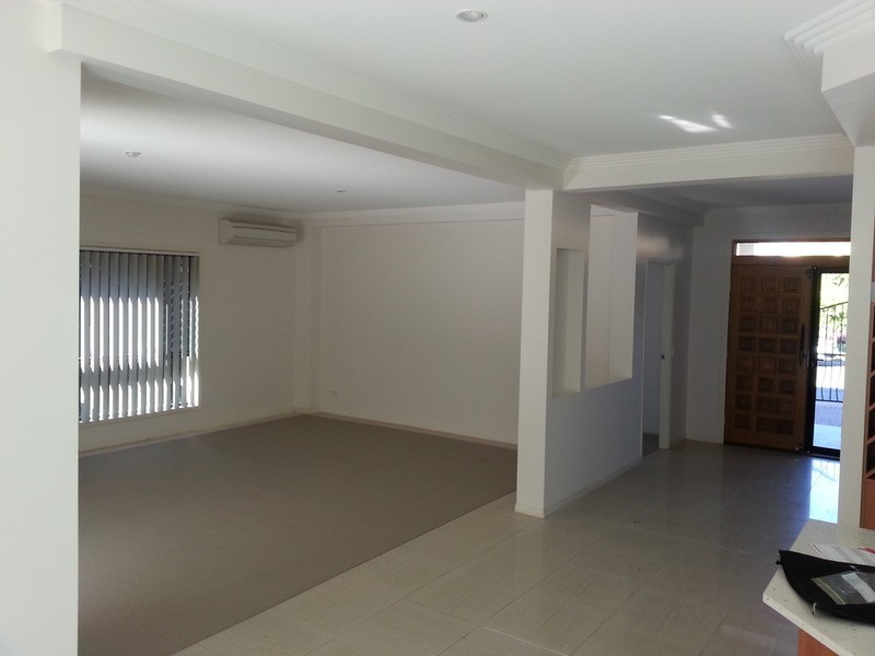 3 Grenada Court, Varsity Lakes QLD 4227