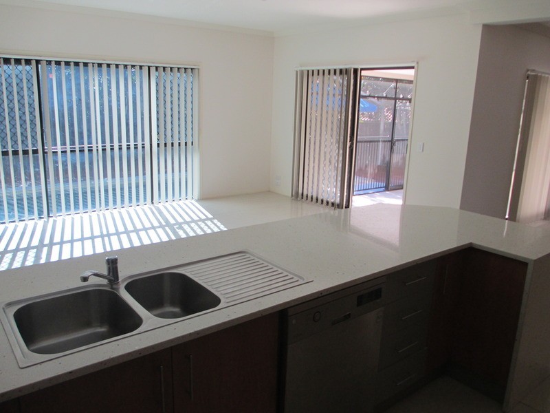 3 Grenada Court, Varsity Lakes QLD 4227