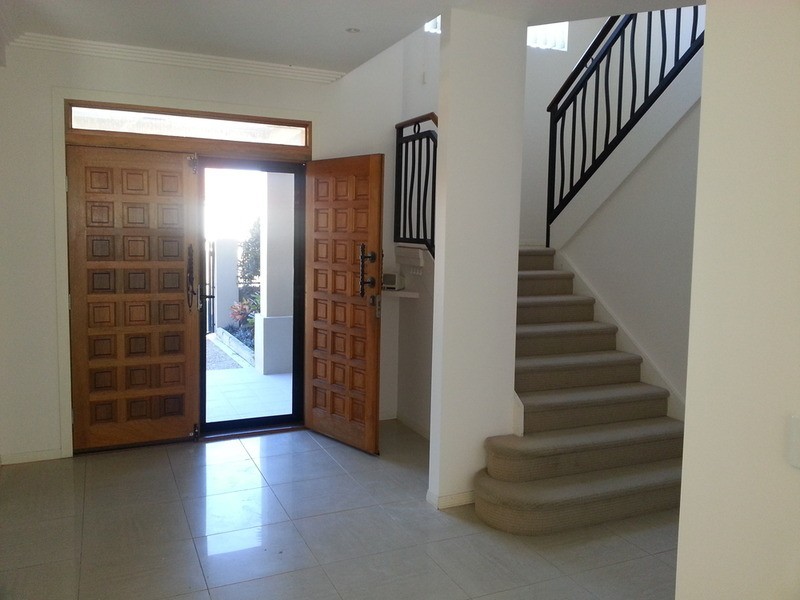 3 Grenada Court, Varsity Lakes QLD 4227