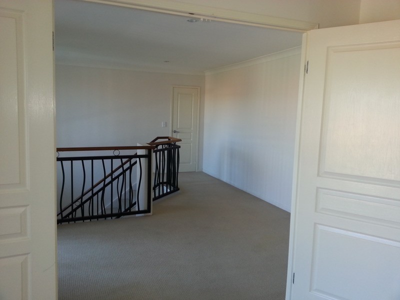 3 Grenada Court, Varsity Lakes QLD 4227