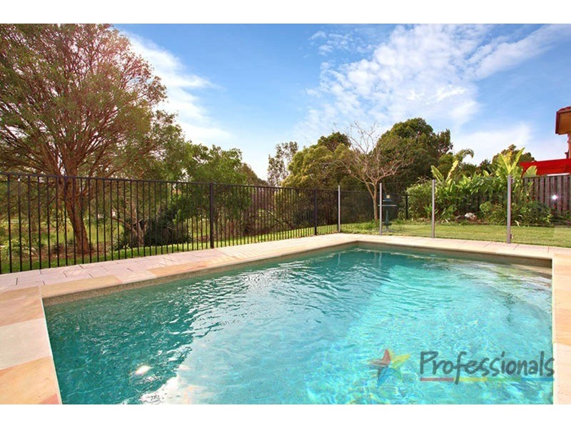 6 Fan Road, Robina QLD 4226