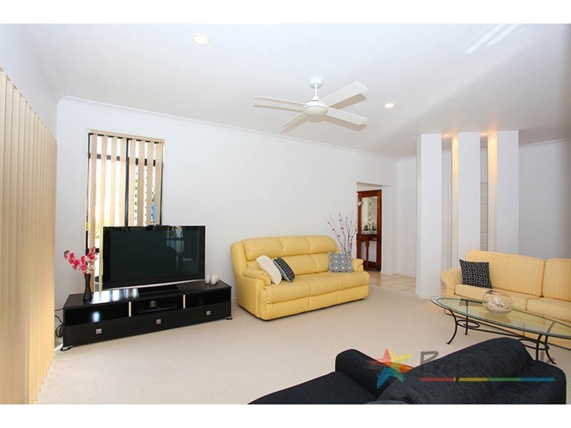 6 Fan Road, Robina QLD 4226