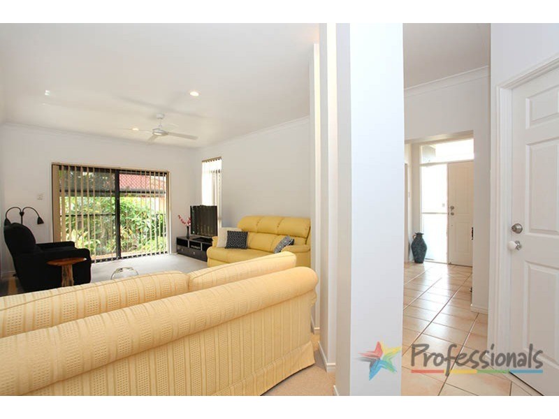 6 Fan Road, Robina QLD 4226