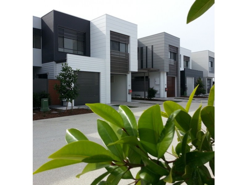 43 The Garden Way, Robina QLD 4226
