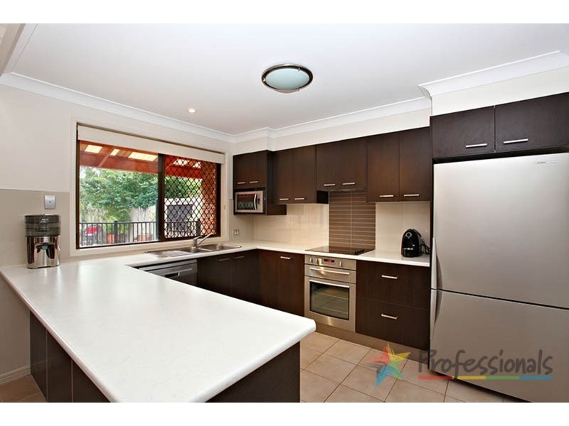 2 Belmore Close, Robina QLD 4226