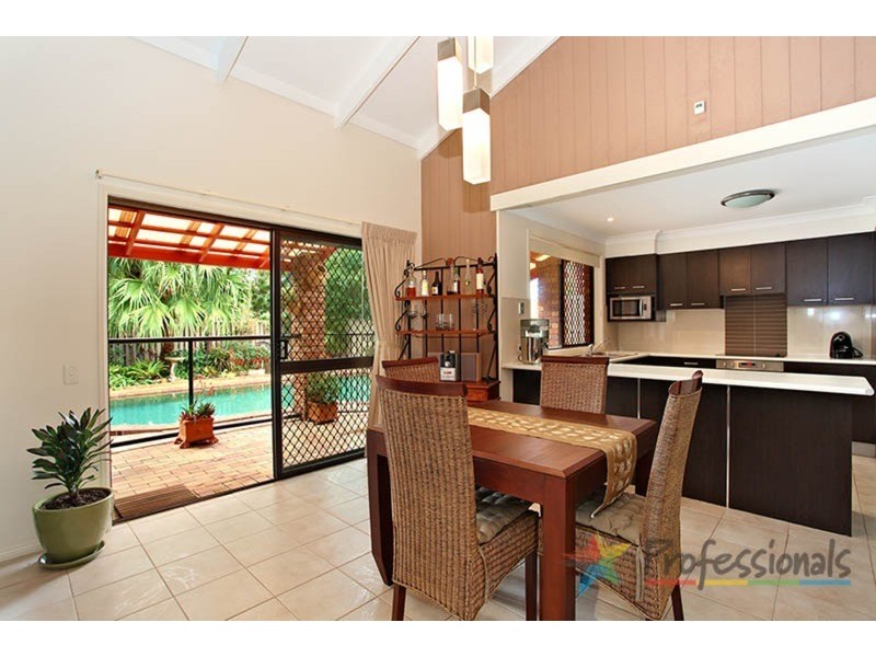 2 Belmore Close, Robina QLD 4226