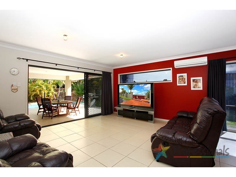 7 Skyburnett Street, Reedy Creek QLD 4227