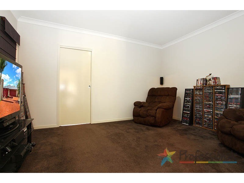 7 Skyburnett Street, Reedy Creek QLD 4227