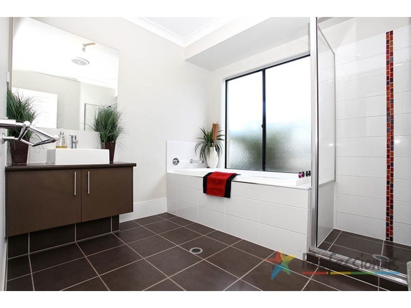 7 Skyburnett Street, Reedy Creek QLD 4227